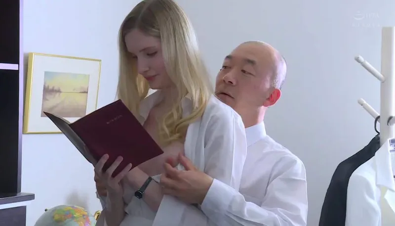 Vợ chấp nhận làm bạn gái cho đối tác của chồng để trả nợ