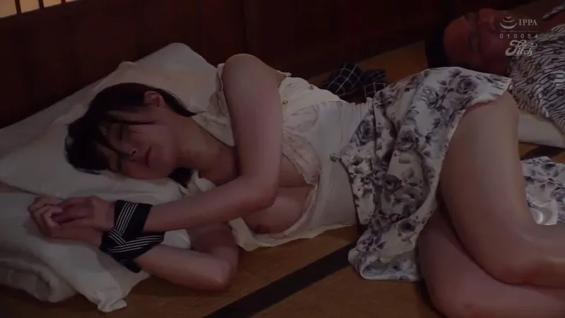 Xin ông xã đi công tác với tiền bối, nữ nhân viên rơi vào kế hoạch của ông sếp biến thái