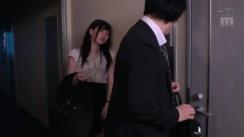 Người vợ nhà bên nhận nhầm tôi là gã chồng trong một hôm say xỉn