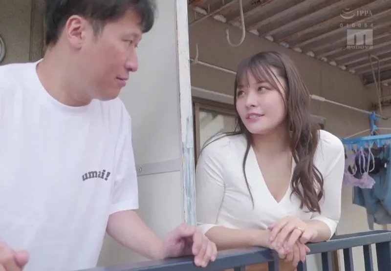 Anh trai số hưởng và em gái hàng xóm bị ông xã bỏ bê đang gửi tín hiệu cầu “chịch”